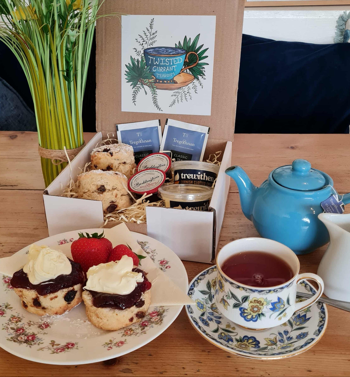 Handmade Cornish cream teas delivered across the UK. 